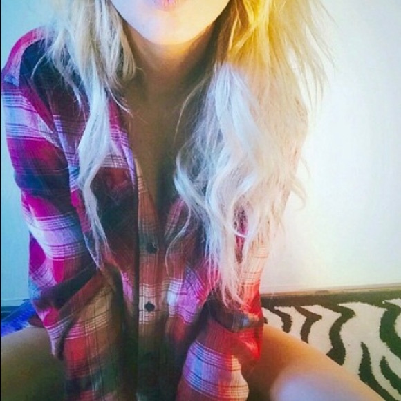 Red flannel - Picture 5 of 5